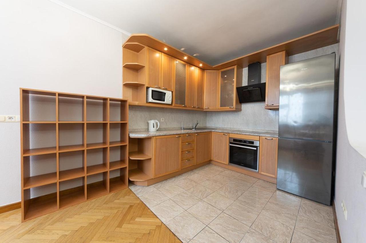 Spacious Apartments In The Center Of Obolon 2 Bedrooms 키예프 외부 사진